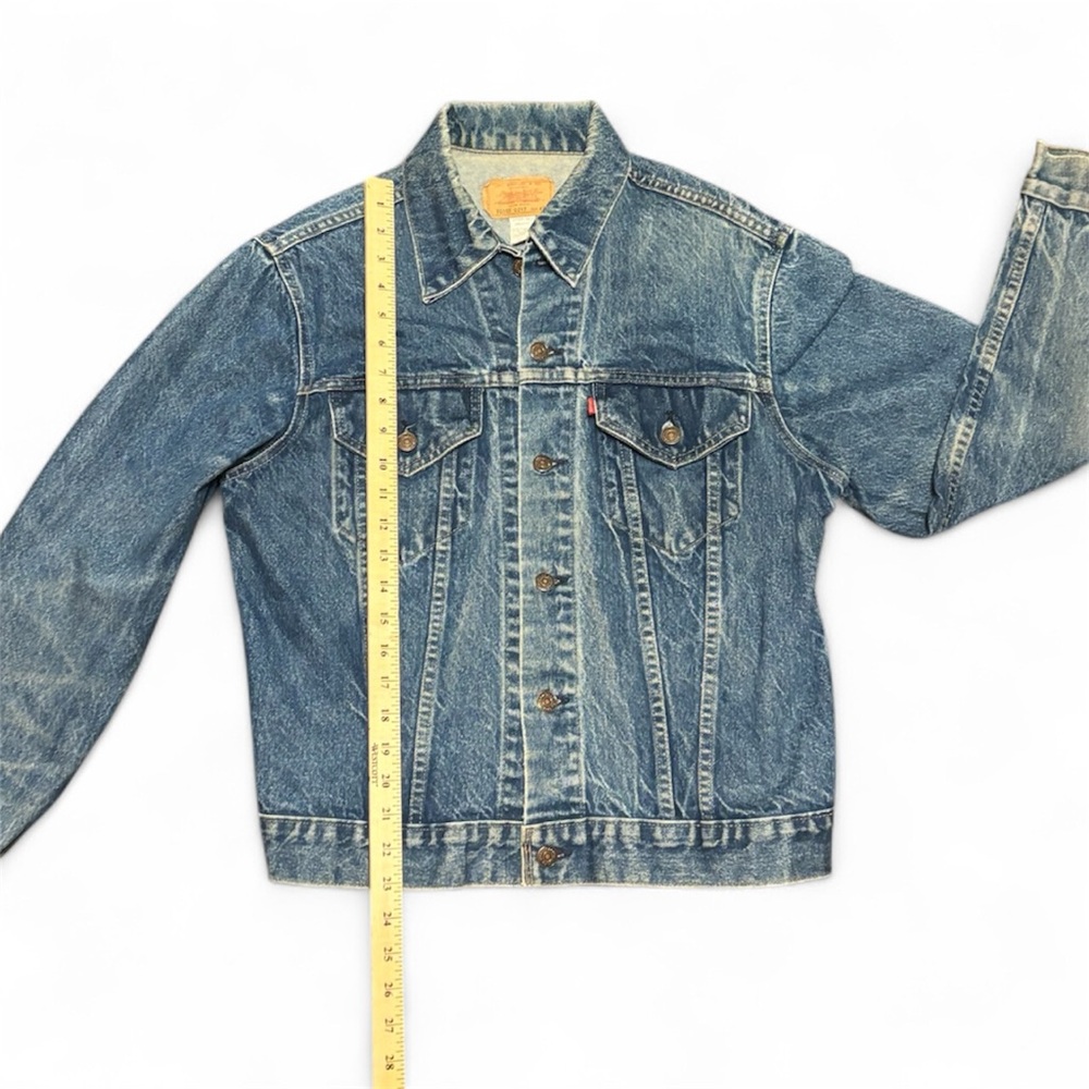 Vintage Levi’s Type lll 1970’s Denim Trucker Jacket, model # 70505-0217 - Picture 6 of 8